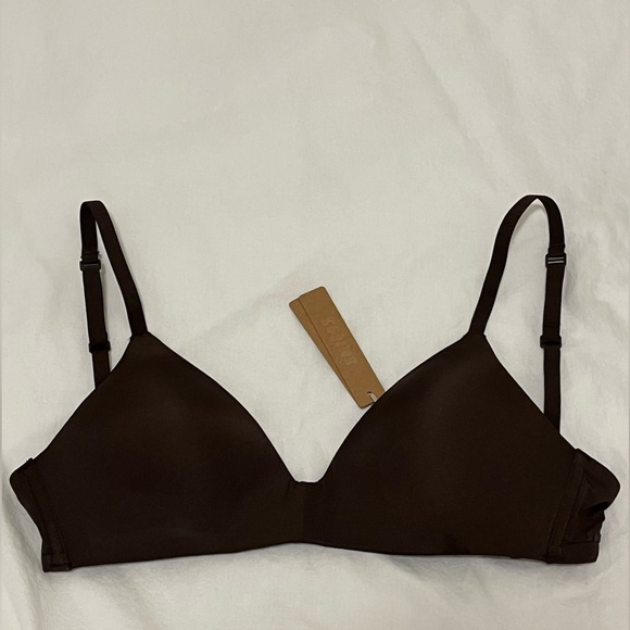 SKIMS WIRELESS FORM T-SHIRT DEMI BRA (ESPRESSO) - Picture 3 of 5